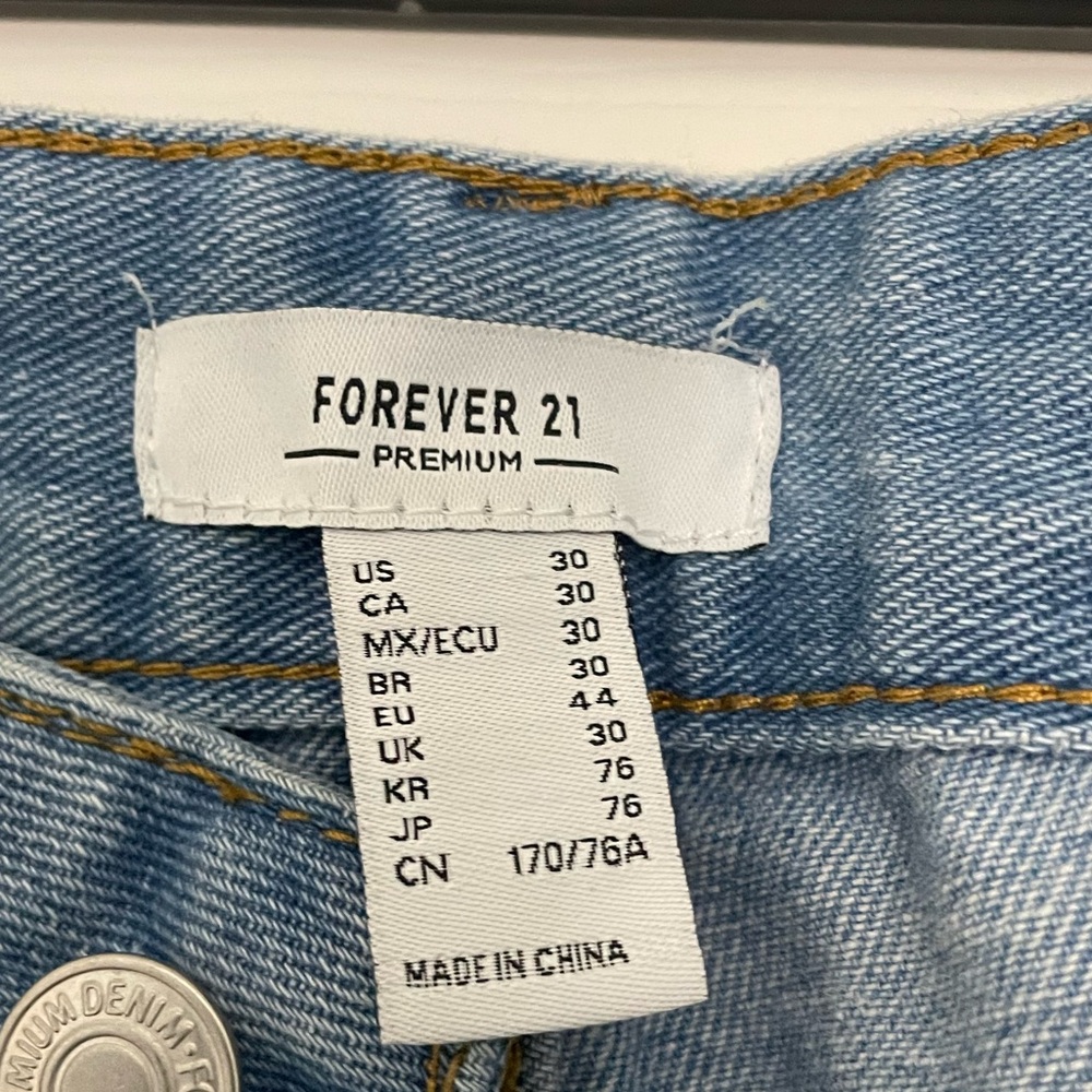 Forever 21 Light Blue Denim Jeans - Picture 3 of 3
